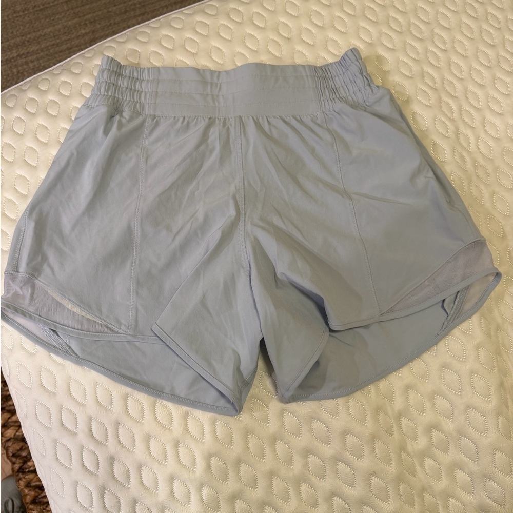 Lululemon Athletica Hi Rise 4” Hotty Hot Shorts